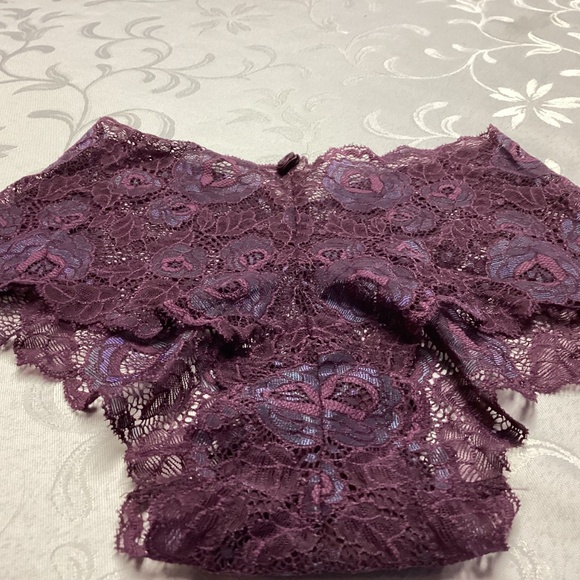 Victoria Secret Boy Short Panty LACEY SIZE SMALL PURPLES. - Picture 3 of 7